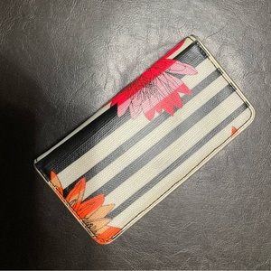 Sak Roots wallet